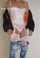 sissybloke_male_maid_0006